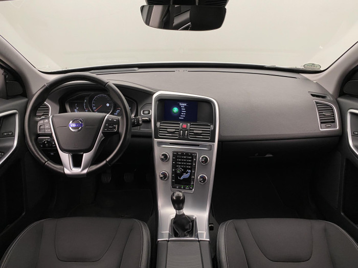 Volvo XC60 D5 AWD MOMENTUM CZ 2.4 d Momentum