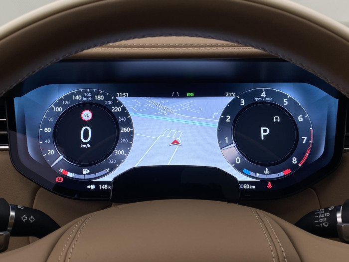 Land Rover Range Rover SV P615 SWB