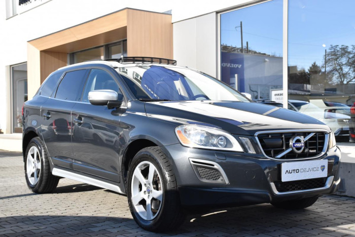 Volvo XC60 D5 AWD R-Design REZERVACE 2.4 d