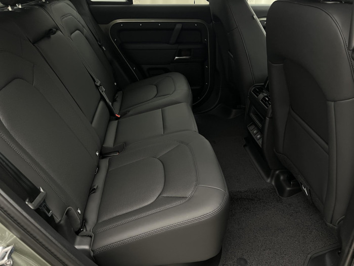 Land Rover Defender 110 D250 X-DYNAMIC SE AWD AUT 3.0 d Dynamic SE