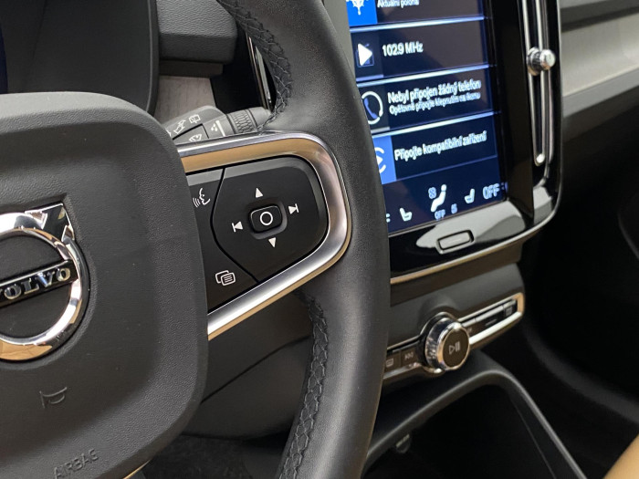 Volvo XC40 B4 AWD INSCRIPTION AUT CZ