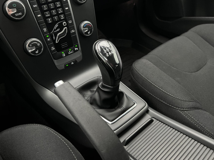 Volvo V40 CC D3 NEZ.TOPENÍ 2.0 d CC CC