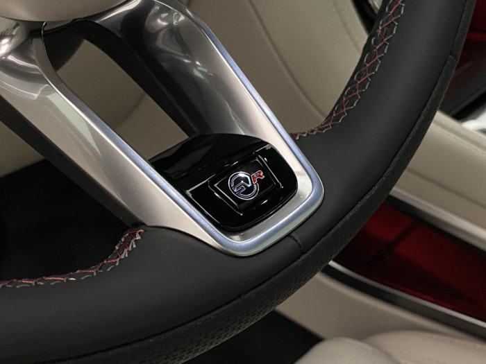 Jaguar F-Pace SVR 5.0 AWD AUT REZERVACE