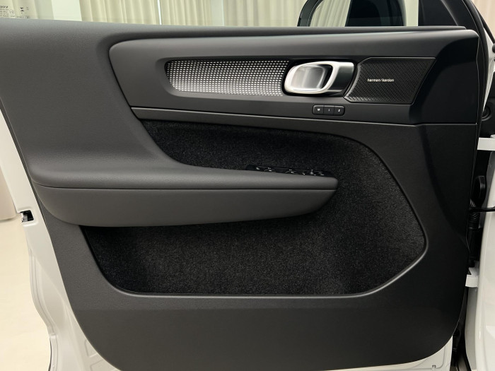 Volvo EX40 PURE ELECTRIC TWIN ULTRA