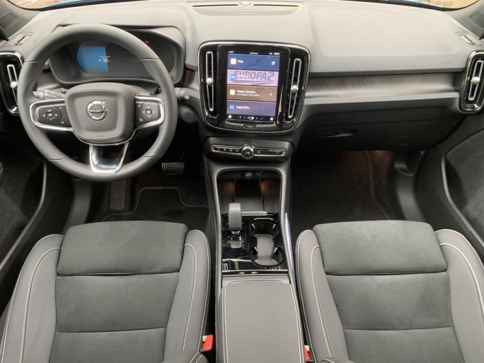 Volvo XC40 PURE ELECTRIC RECHARGE AUT AWD