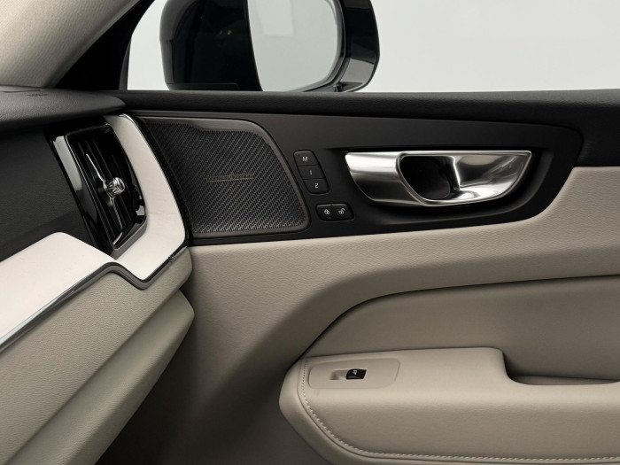 Volvo XC60 T6 AWD AUT DARK PLUS
