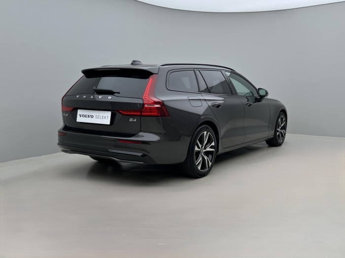 Volvo V60 B4 PLUS DARK Aut 1.maj.