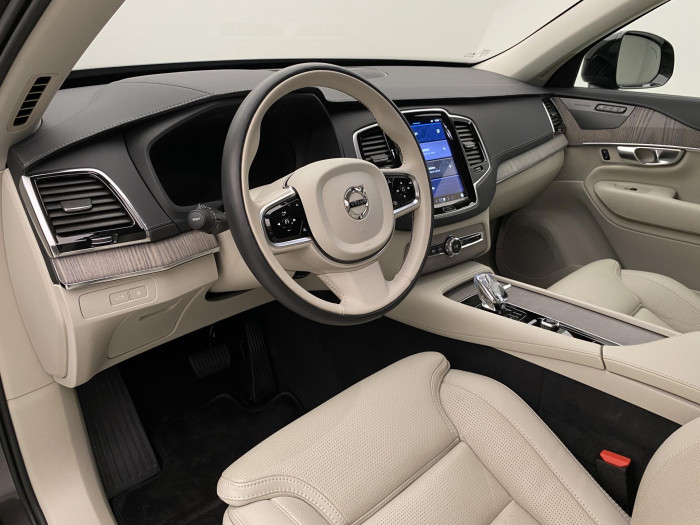 Volvo XC90 T8 AWD RECHARGE DARK REZERVACE