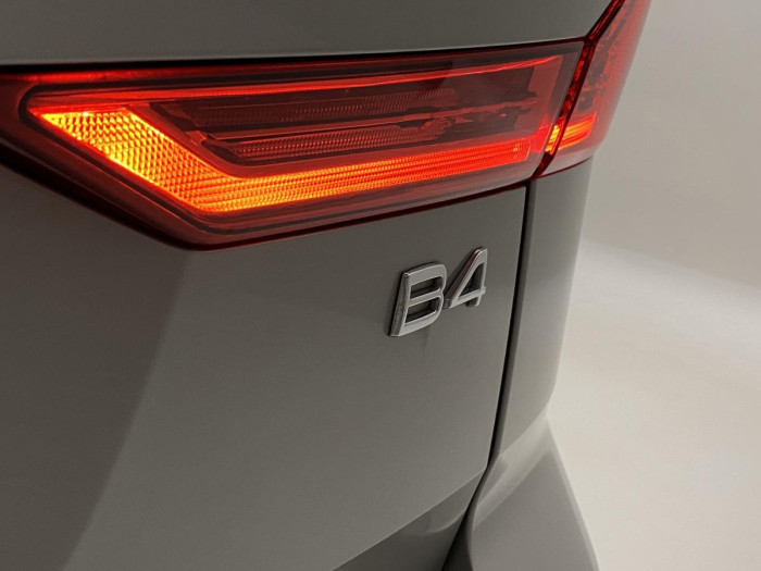 Volvo XC60 B4 MOMENTUM PRO REZERVACE 2.0 Momentum