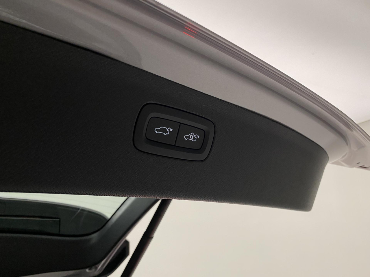 Volvo XC90 T8 AWD RECHARGE DARK ULTRA 7