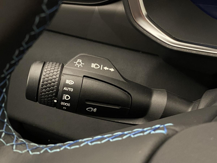 Lynk & Co 01 PHEV DCT AUT 1.maj