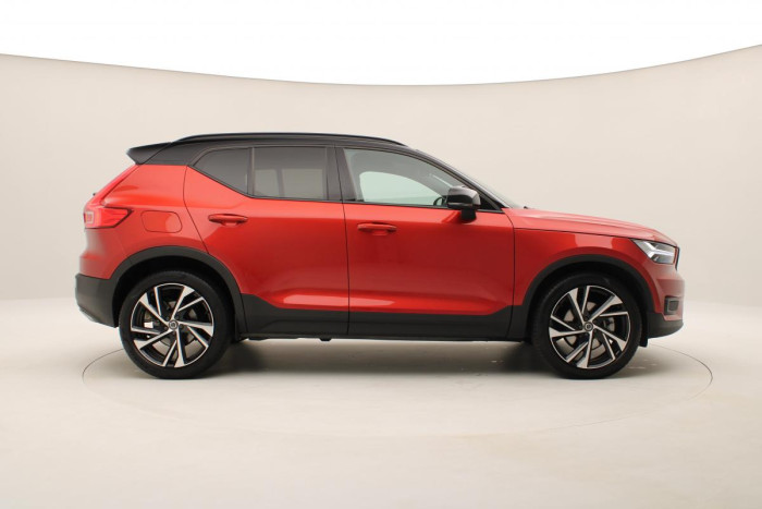 Volvo XC40 D4 AWD R-DESIGN AUT CZ 1.maj 2.0 d