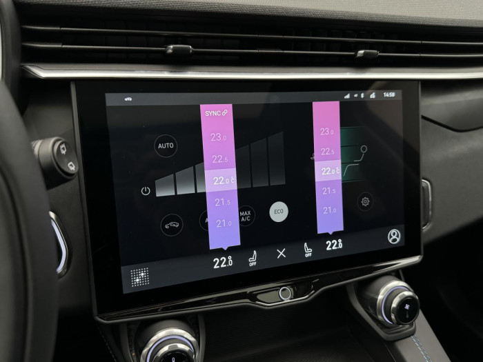 Lynk & Co 01 PHEV DCT AUT 1.maj. REZERVACE