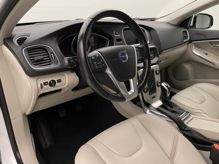 Volvo V40 CC D3 MOMENTUM OCEAN RACE 2.0 d CC CC Momentum