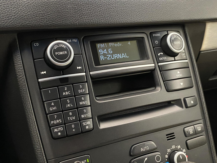 Volvo XC90 2.4 D5 AWD SUMMUM AUT 7 míst 2.4 d Summum