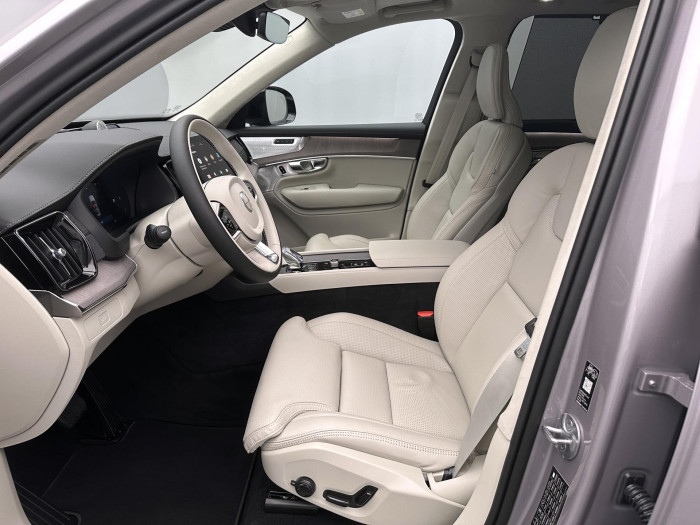 Volvo XC90 B5 AWD AUT DARK ULTRA 7 míst