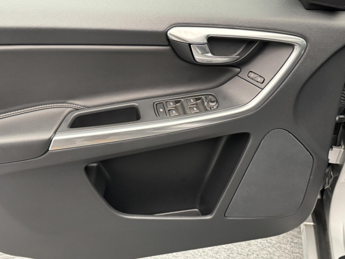 Volvo XC60 D4 AWD SUMMUM 2.4 d Summum