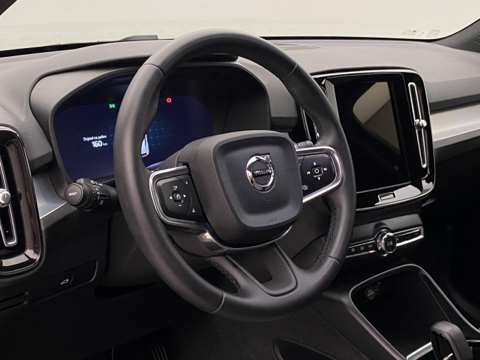 Volvo XC40 B3 DARK PLUS AUT CZ