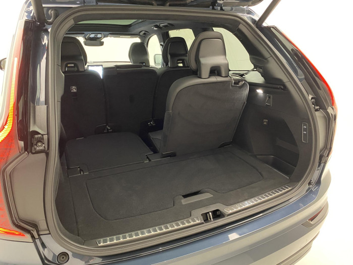 Volvo XC90 B5 AWD BLACK EDITION ULTRA 7 2.0 Edition