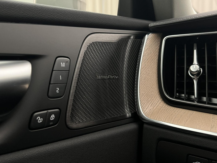 Volvo XC60 T6 AWD RECHARGE BRIGHT ULTRA