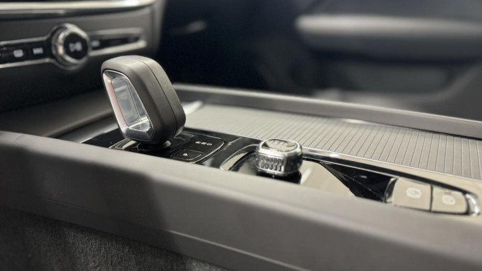 Volvo V60 B4 MOMENTUM AUT REZERVACE 2.0 Momentum