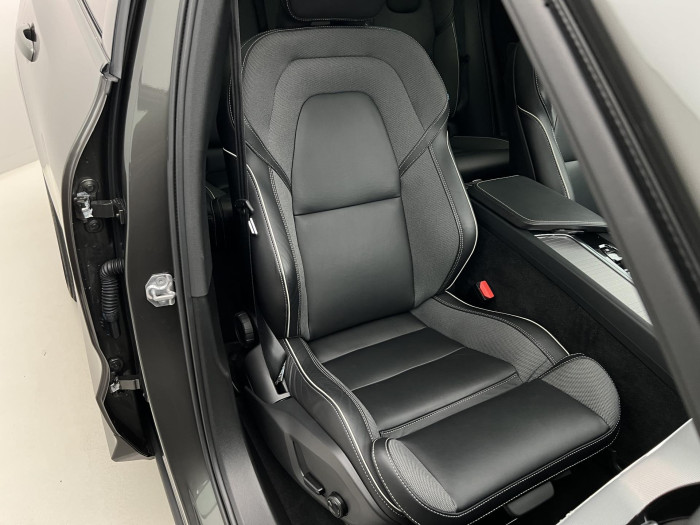 Volvo XC60 T4 R-DESIGN AUT