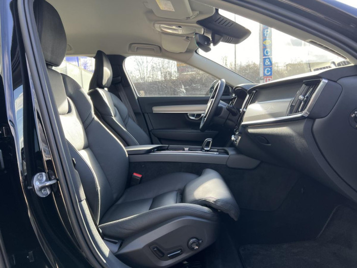 Volvo V90 B4 DARK PLUS Aut REZERVACE 2.0 Plus
