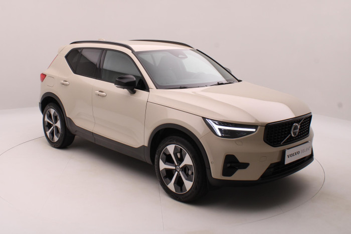 Volvo XC40 B3 DARK PLUS AUT CZ