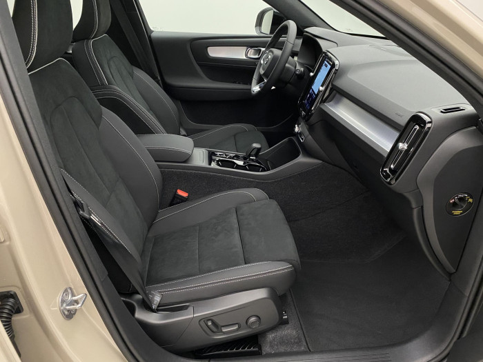 Volvo XC40 B3 AUT DARK PLUS