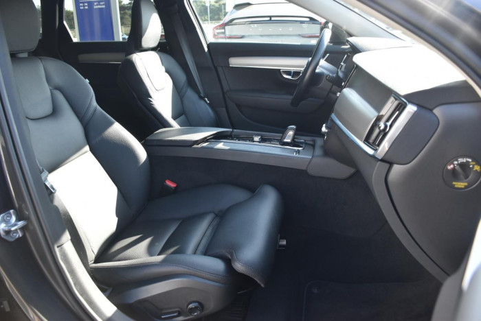Volvo V90 B4 MOMENTUM PRO REZERVACE 2.0 Momentum