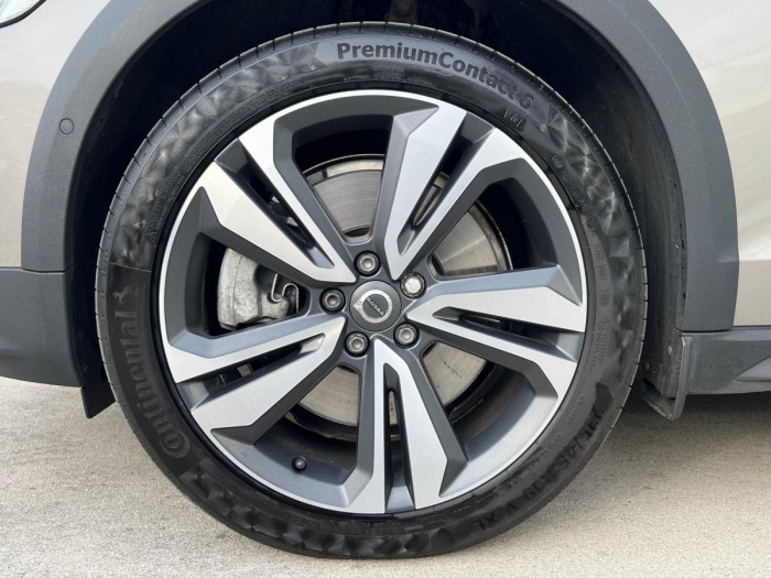 Volvo V60 CROSS COUNTRY B4 AWD Aut 1.maj