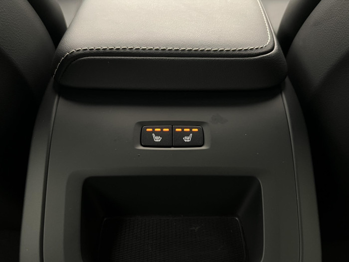 Volvo V60 B4 PLUS DARK AUT 1.maj.