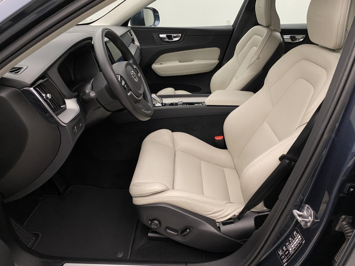 Volvo XC60 B4 AWD INSCRIPTION AUT