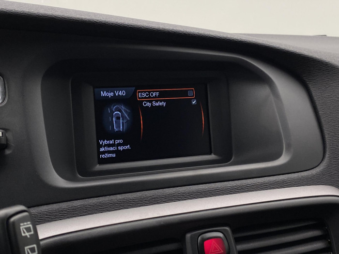 Volvo V40 T2 KINETIC CZ