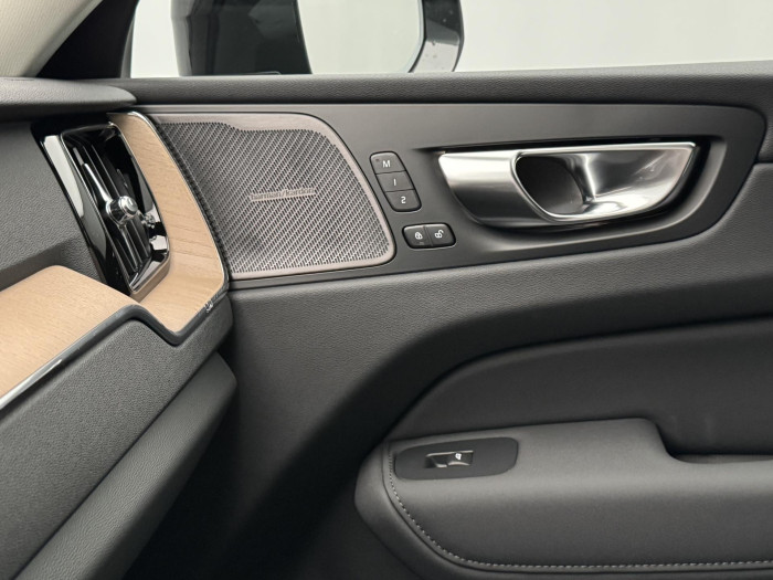 Volvo XC60 T6 AWD AUT DARK PLUS