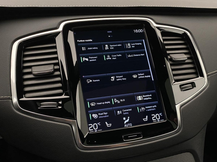 Volvo XC90 B5 AWD R-DESIGN AUT 1.maj