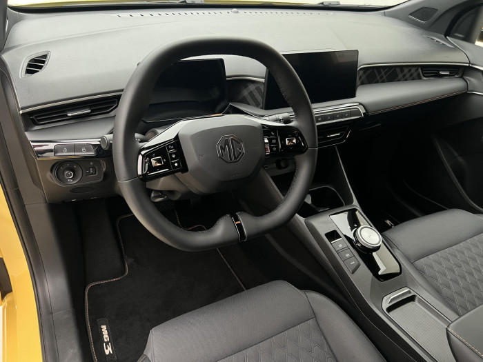 MG MG3 EXCLUSIVE HYBRID+ AUT CZ 1.maj 1.5 Exclusive