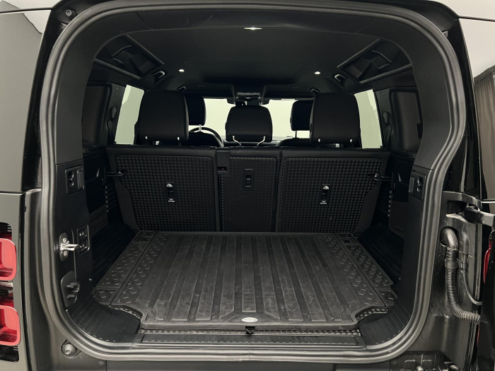 Land Rover Defender 110 D300 X-DYNAMIC 3.0 d Dynamic