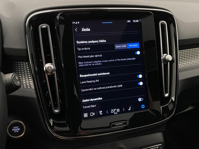 Volvo XC40 B4 ULTIMATE DARK AUT CZ