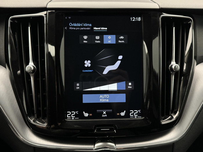 Volvo XC60 B4 AWD PLUS DARK AUT CZ