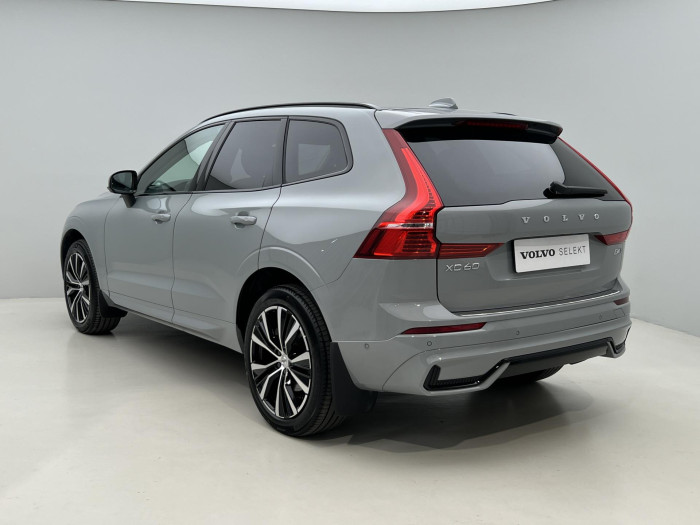 Volvo XC60 B4 AWD PLUS DARK AUT 1.maj.
