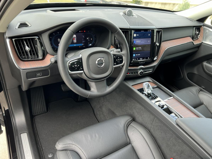 Volvo XC60 B5 AWD ULTIMATE DARK Aut CZ