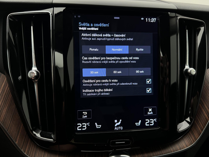 Volvo XC60 T4 MOMENTUM POLESTAR AUT CZ 2.0 Momentum