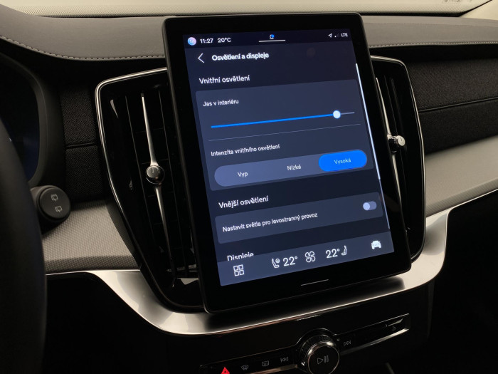 Volvo XC90 T8 AWD RECHARGE CORE AUT CZ 7m