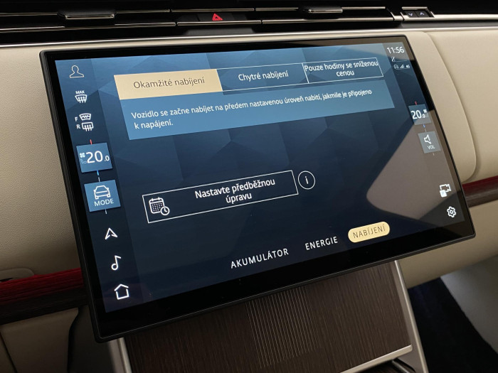 Land Rover Range Rover P550e AUTOBIOGRAPHY SWB