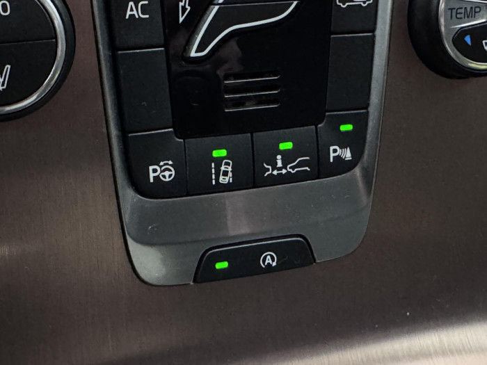 Volvo V40 CC D3 MOMENTUM AUT CZ 1.maj 2.0 d CC CC Momentum