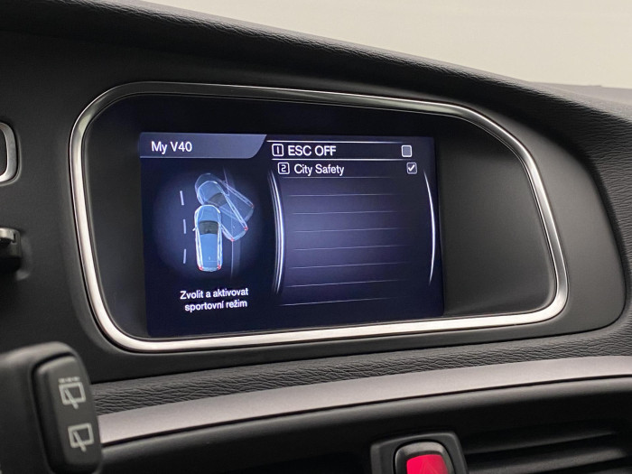 Volvo V40 D2 MOMENTUM AUT NAVIGACE 2.0 d Momentum