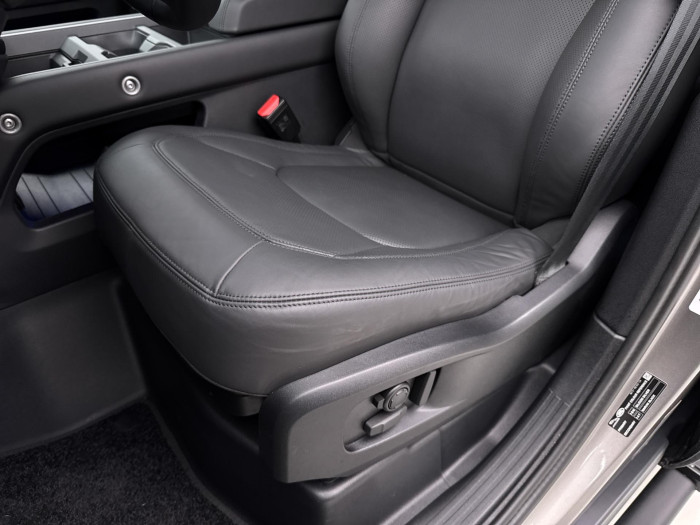 Land Rover Defender 110 P425 X-DYNAMIC HSE AWD CZ 5.0 Dynamic