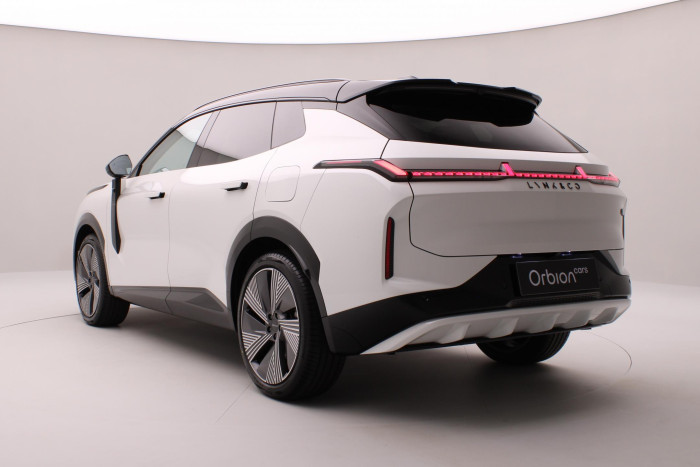 Lynk & Co 08 MORE PHEV