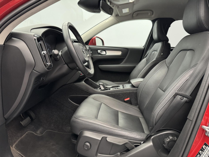 Volvo XC40 T4 MOMENTUM PRO AUT CZ 2.0 Momentum